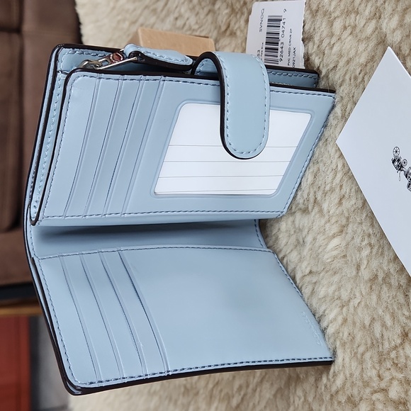 NWT IOB Coach Med Signature & Pale Blue Corner Zip Wallet 🩵 - Picture 8 of 16
